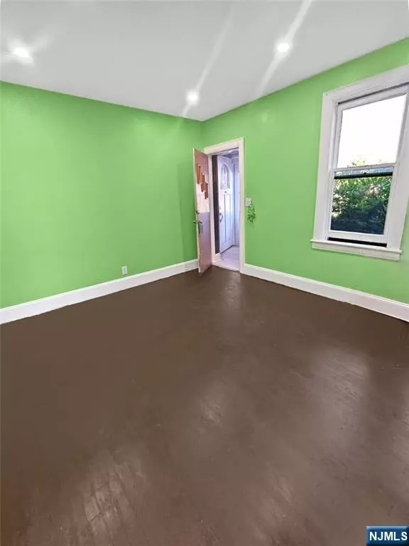 Teaneck, NJ 07666,110 Fairview AVE