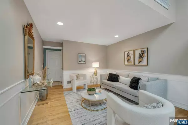 Montville Township, NJ 07045,1 Independence CT