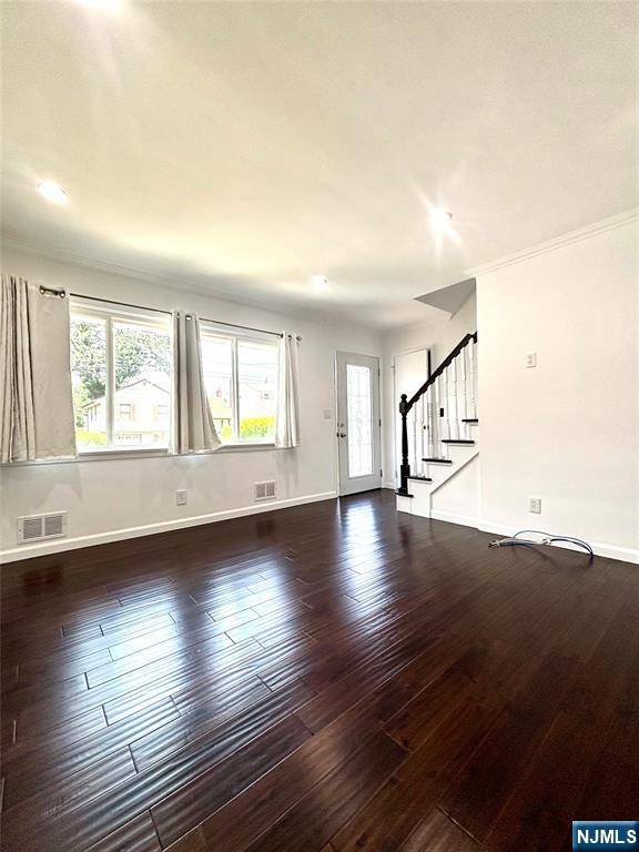 Bergenfield, NJ 07621,204 Hillside AVE