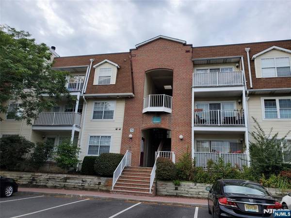 400 Crown CT #551, Edgewater, NJ 07020
