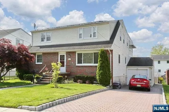 Hawthorne, NJ 07506,134 Kingston AVE #2