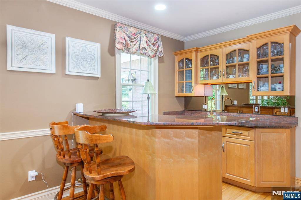 Wyckoff, NJ 07481,664 Laurel LN