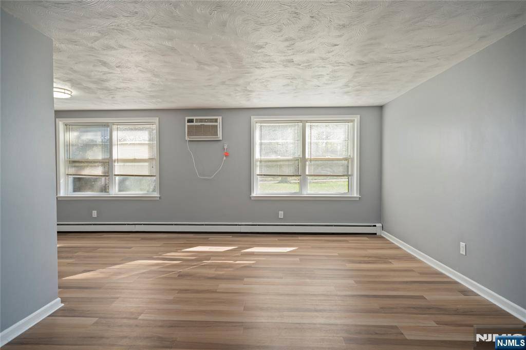 Ridgewood, NJ 07450,174 S Maple AVE #1A
