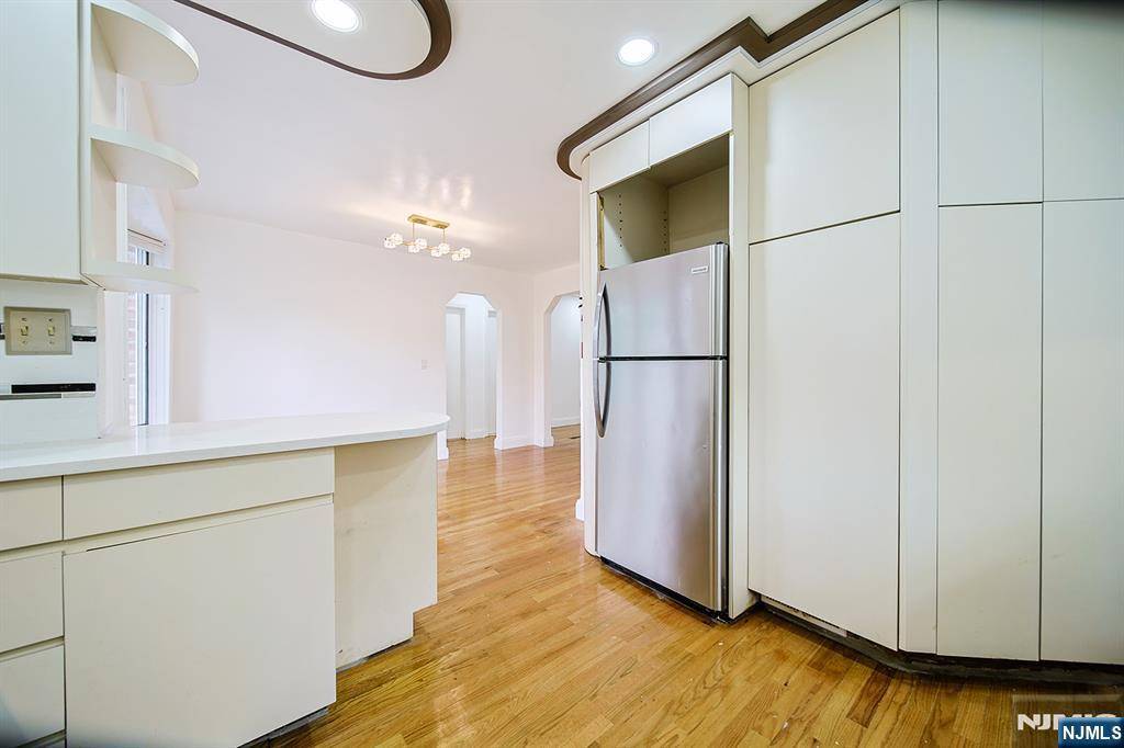 Fort Lee, NJ 07024,264 Westview AVE