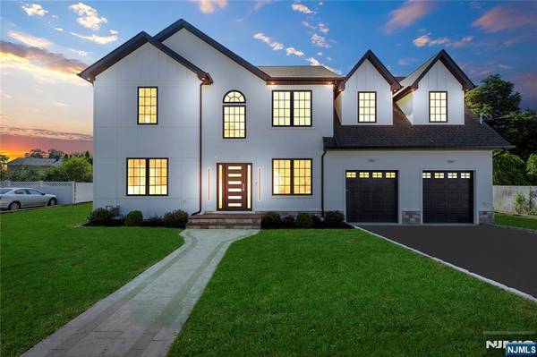 12 Thistle CT, Totowa, NJ 07512