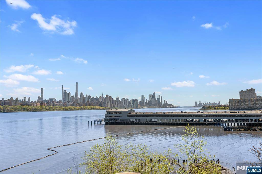 Edgewater, NJ 07020,6109 City PL
