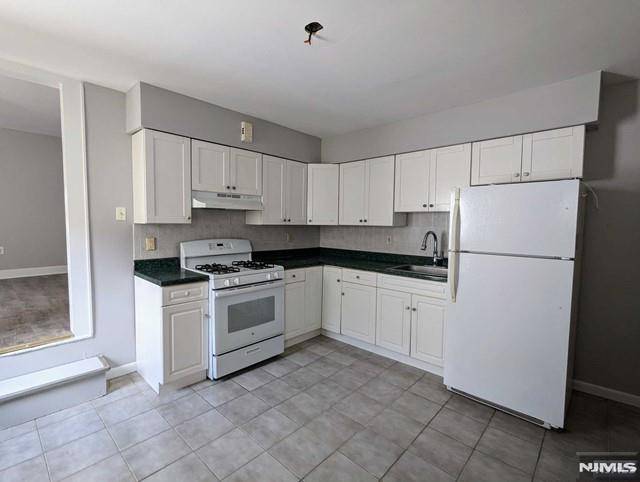 Harrison, NJ 07029,233 John ST #2