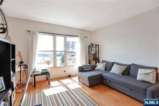 Edgewater, NJ 07020,330 The Promenade #330