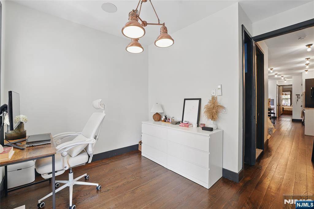 Jersey City, NJ 07307,43 Thorne ST #1B