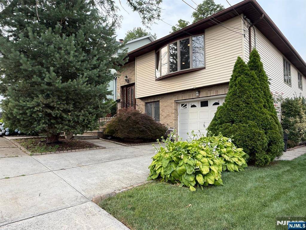 203 Summit Cross, Rutherford, NJ 07070