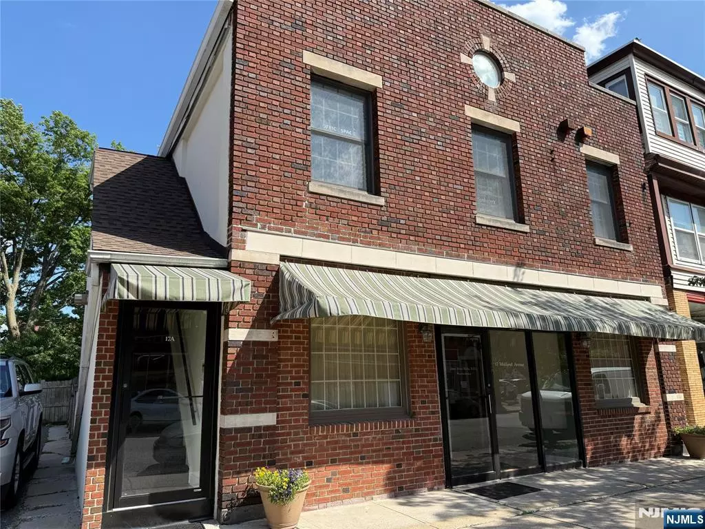 Montclair, NJ 07042,17 Midland AVE #A