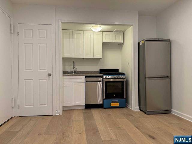 400 Park PL #2D, Fort Lee, NJ 07024