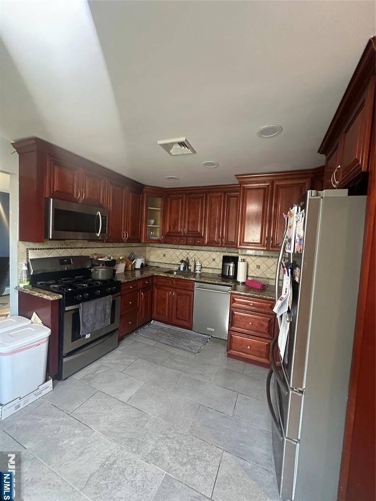 Fair Lawn, NJ 07410,12-28 Fairclough PL