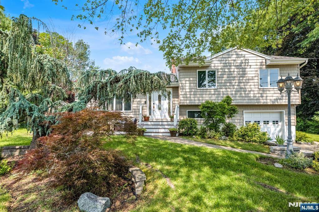 655 Cambridge RD, Paramus, NJ 07652