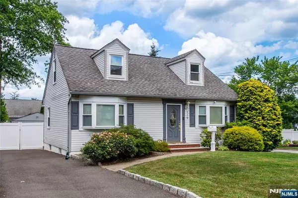 Waldwick, NJ 07463,119 Bergen AVE