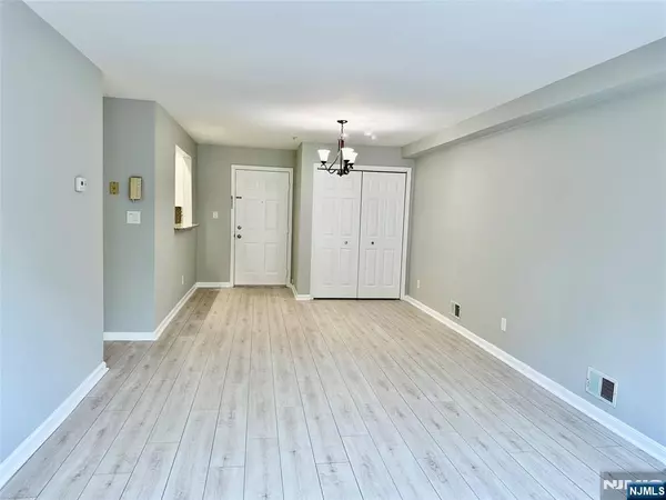 Hackensack, NJ 07601,131 Clinton PL #115