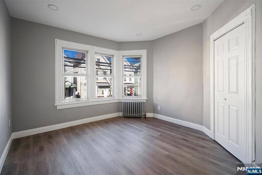 Newark, NJ 07104,231 Garside ST