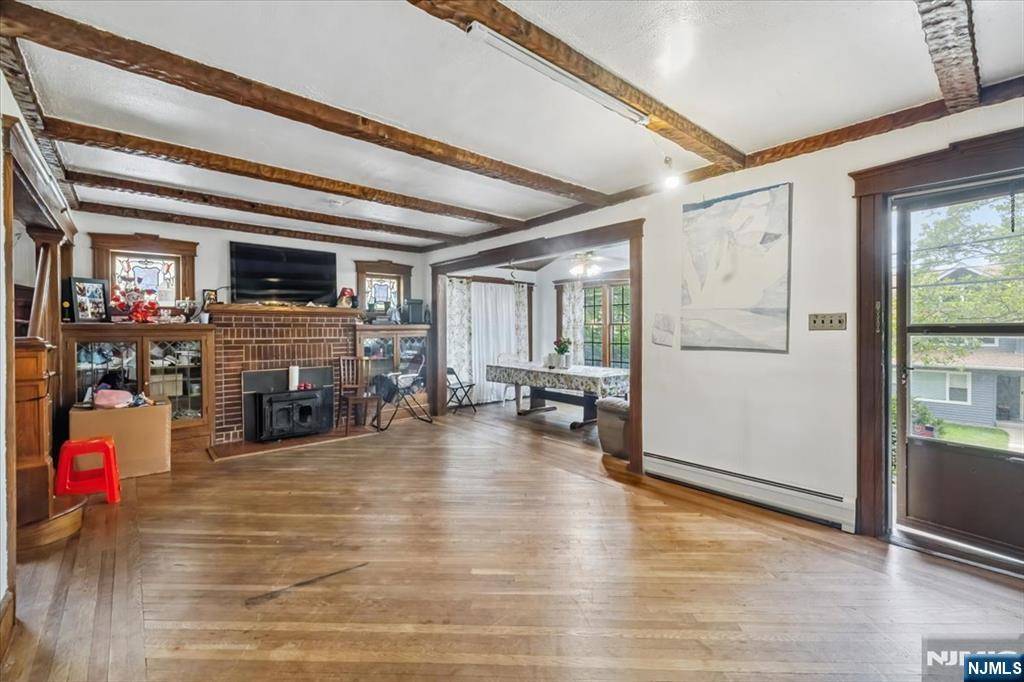 Ridgefield, NJ 07657,596 Hillside ST