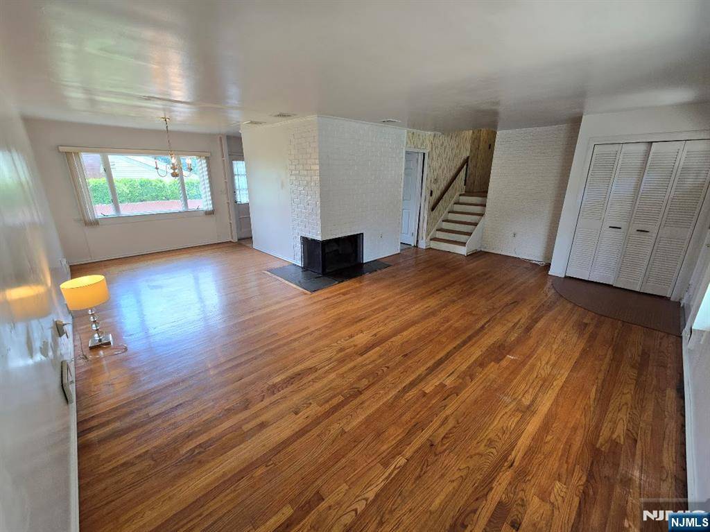Midland Park, NJ 07432,131 Busteed DR