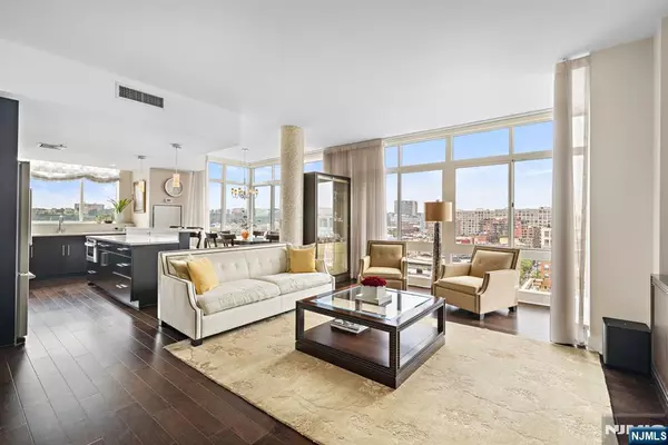 1100 Maxwell LN #1213, Hoboken, NJ 07030