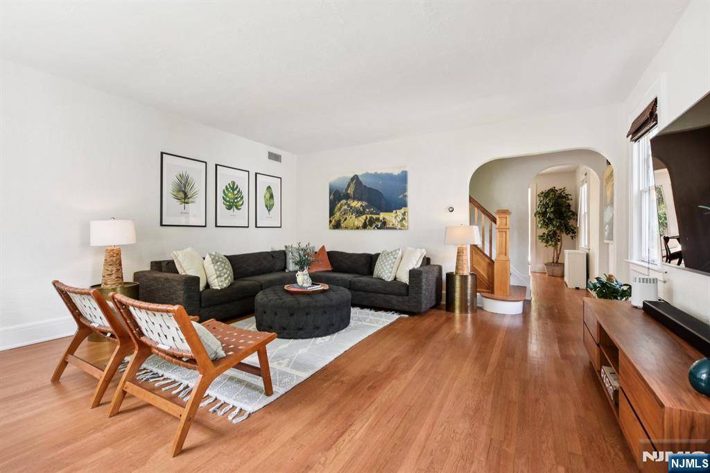 Nutley, NJ 07110,75 McKinley ST