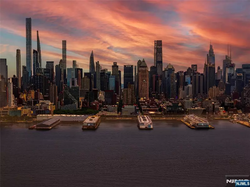899 E Boulevard #4O, Weehawken, NJ 07086