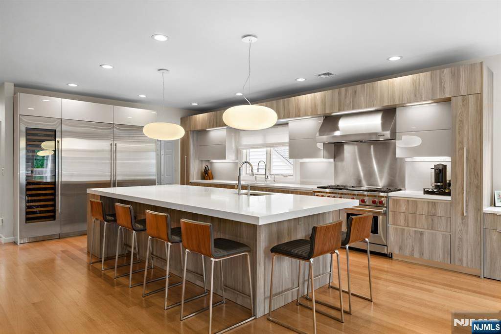 Englewood Cliffs, NJ 07632,34 Bayview AVE