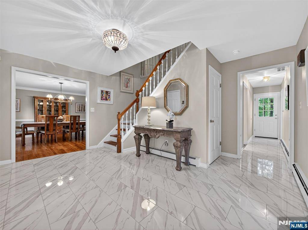Wyckoff, NJ 07481,483 Old Post RD