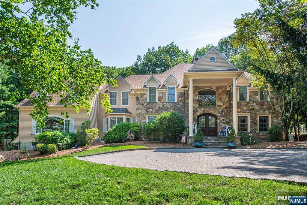 5 Montauk TRL, Wayne, NJ 07470
