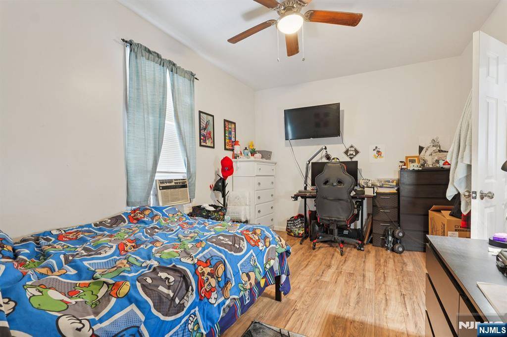 Newark, NJ 07103,750 17th ST