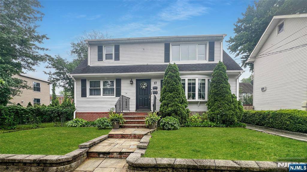 17 Oak ST, Rochelle Park, NJ 07662