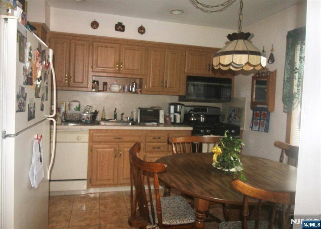 Pompton Lakes, NJ 07442,29 Arcadia RD