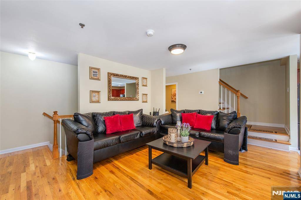Pompton Lakes, NJ 07442,30 Federal Hill RD #15