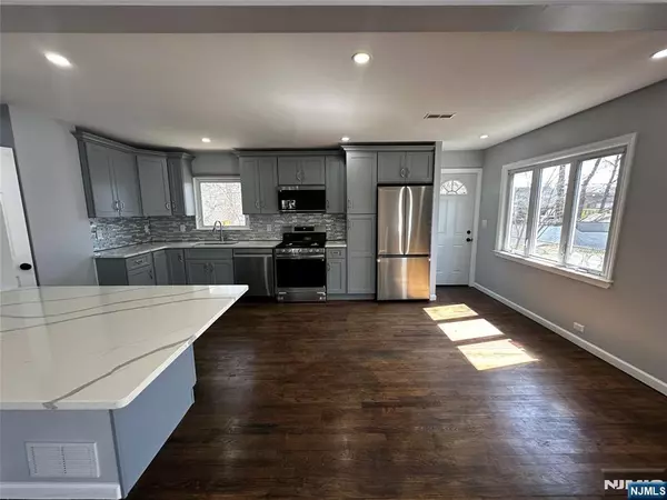 East Orange, NJ 07018,38 Telford ST