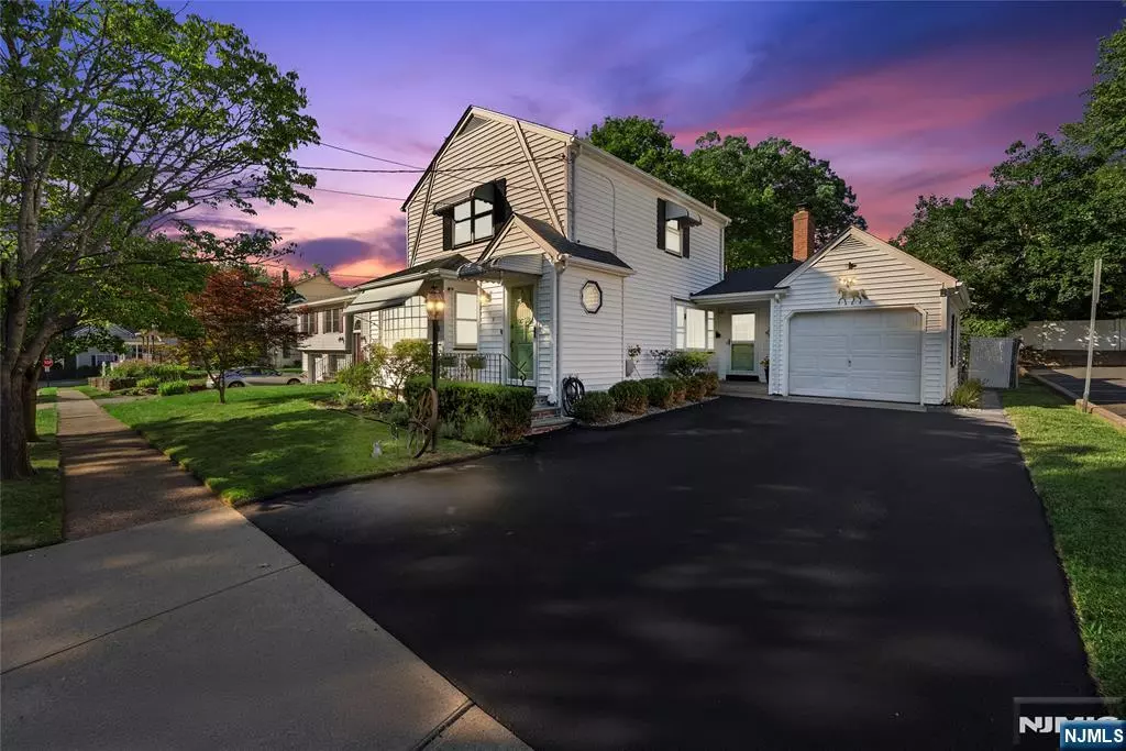 Midland Park, NJ 07432,58 Center ST