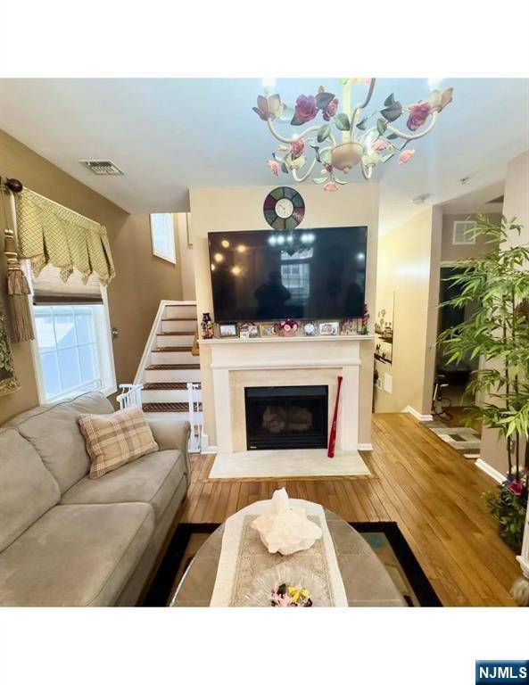 Clifton, NJ 07013,159 George Russell WAY #311
