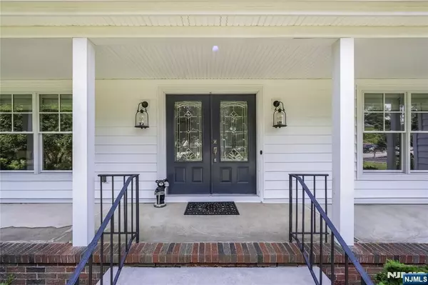 Woodcliff Lake, NJ 07677,9 Woodcrest DR