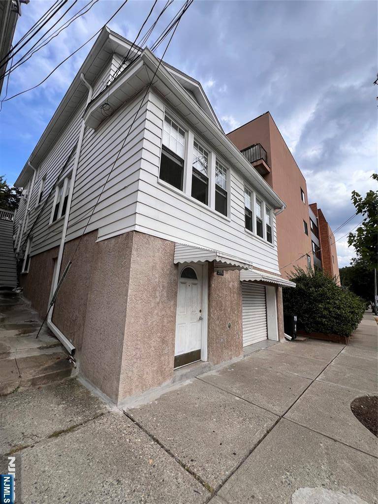 396 Gorge RD #1, Cliffside Park, NJ 07010