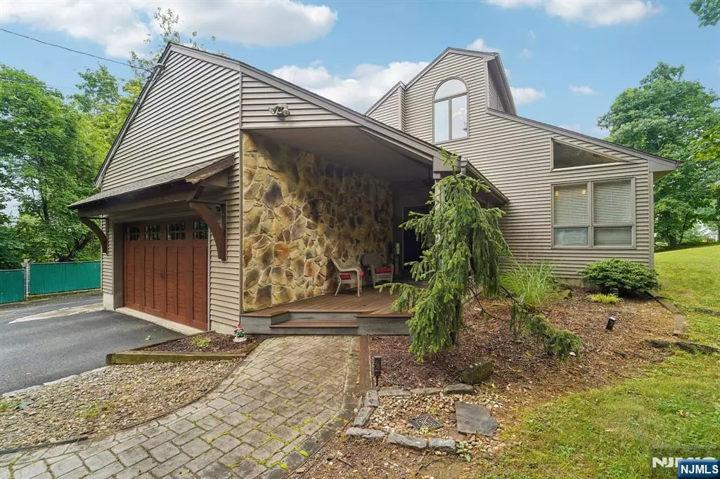 Wayne, NJ 07470,60 Toms Lake RD