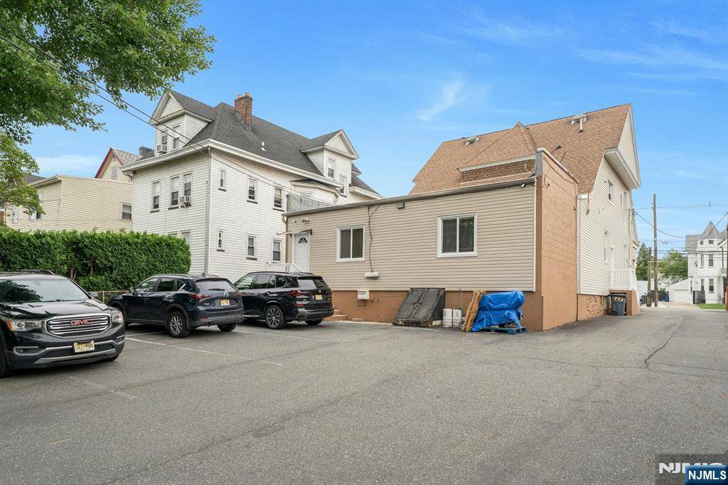 Kearny, NJ 07032,770-772 Kearny AVE