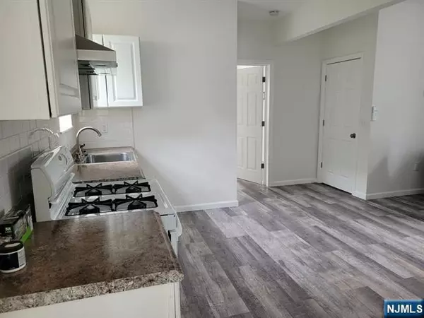 Nutley, NJ 07110,90 Centre ST #1