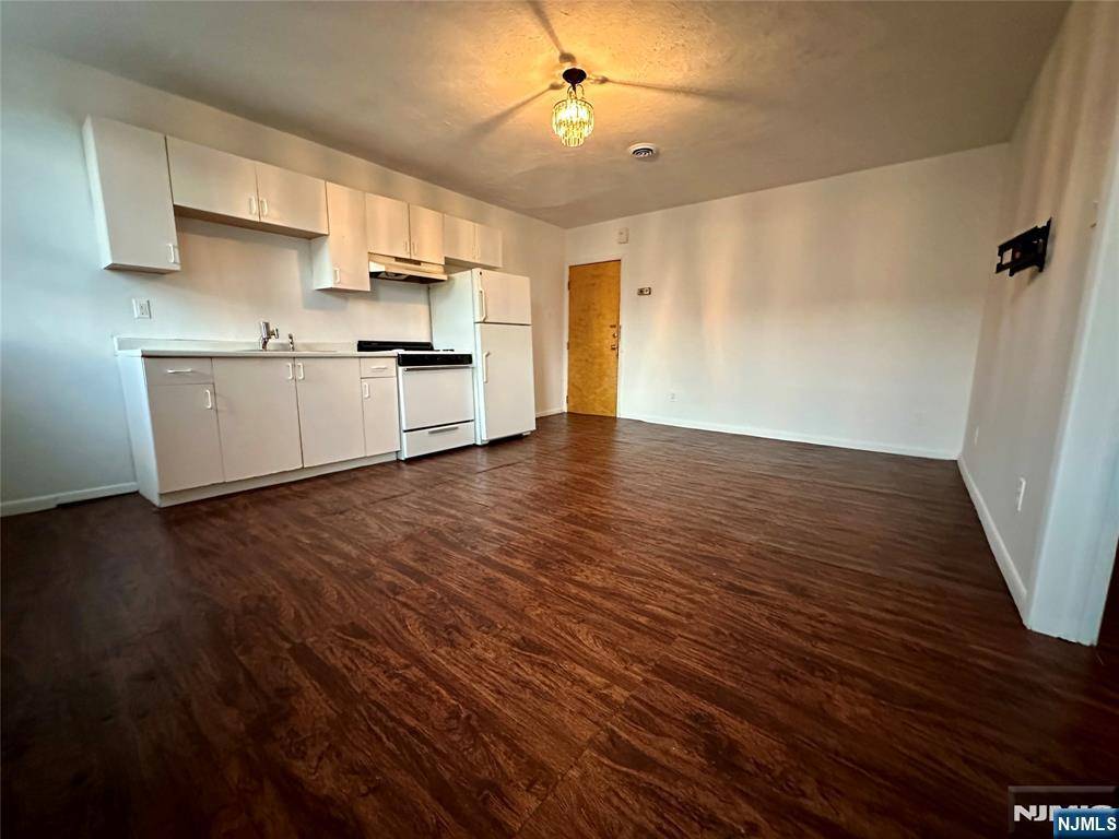 530 Valley Brook AVE #2FL, Lyndhurst, NJ 07071