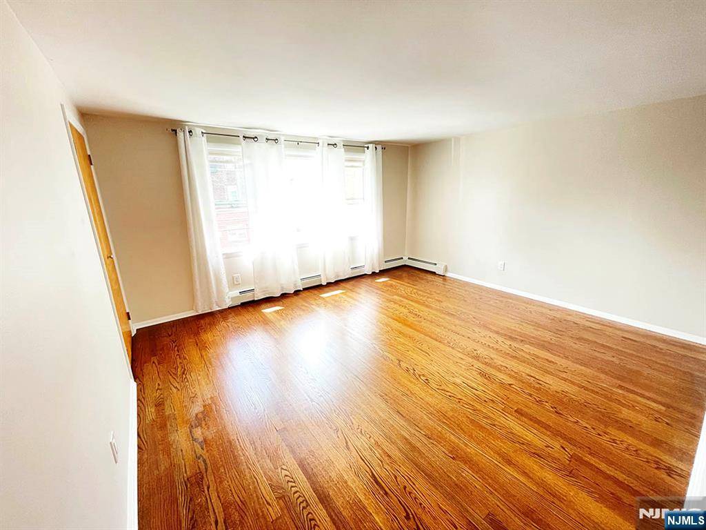 Clifton, NJ 07011,276 Ackerman AVE
