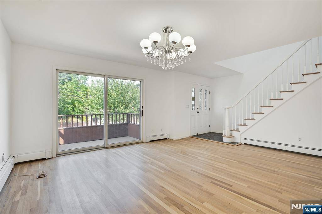 Fort Lee, NJ 07024,472 Central BLVD