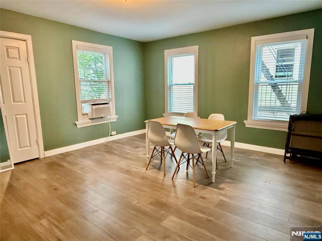Roselle Park, NJ 07204,416 Chestnut ST #2