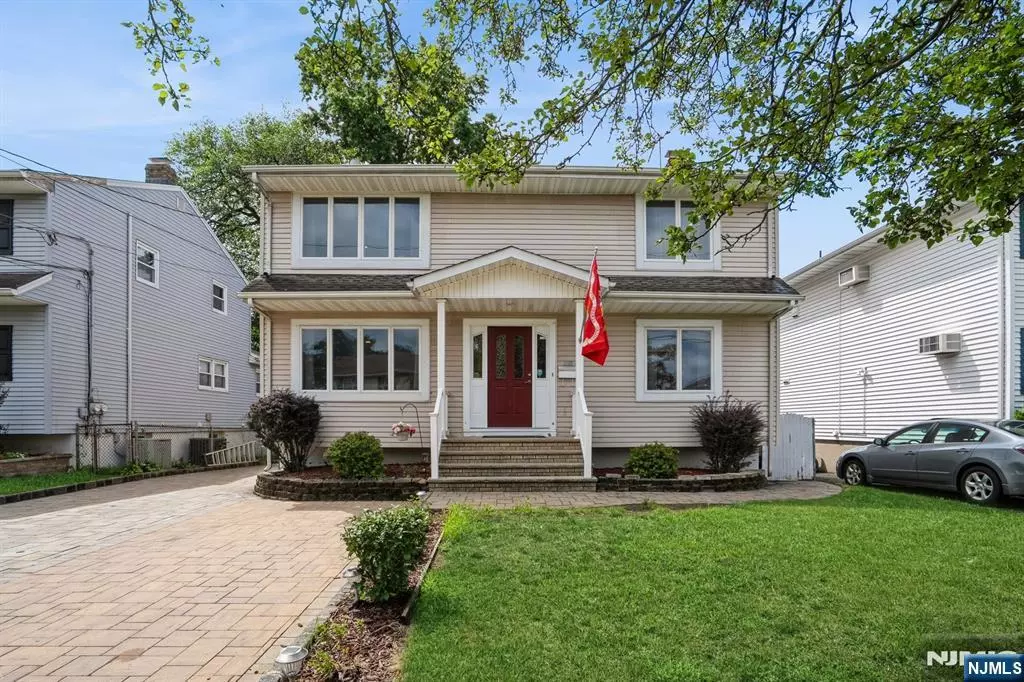 Saddle Brook, NJ 07663,298 Nedellec DR