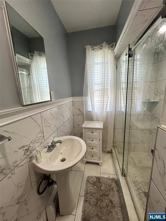 Paterson, NJ 07502,125-127 Paterson AVE #1