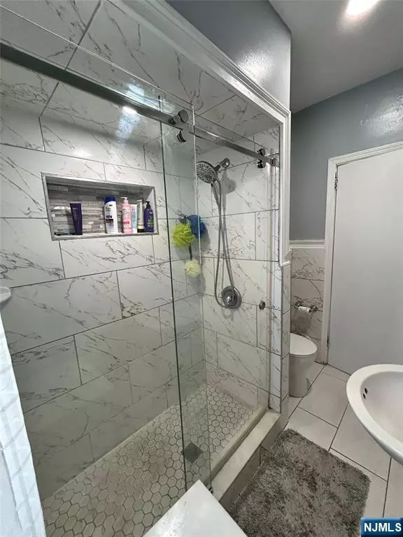 Paterson, NJ 07502,125-127 Paterson AVE #1
