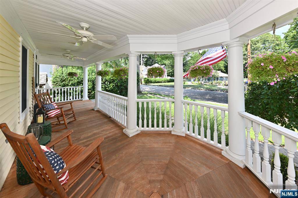 Hillsdale, NJ 07642,39 Magnolia AVE