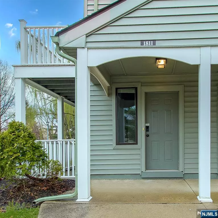 Voorhees, NJ 08043,1811 Roberts WAY